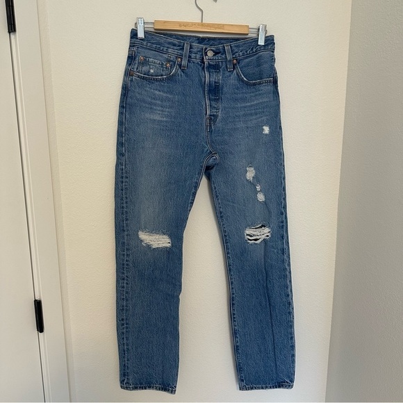 Levi’s 501 High Waisted Denim Jeans Distressed Front Women’s Size 27 - Picture 2 of 12